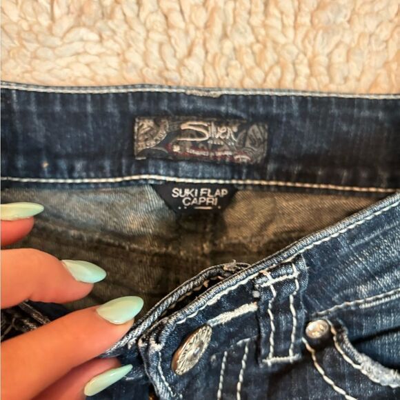 Capri Jeans  - Picture 2 of 5